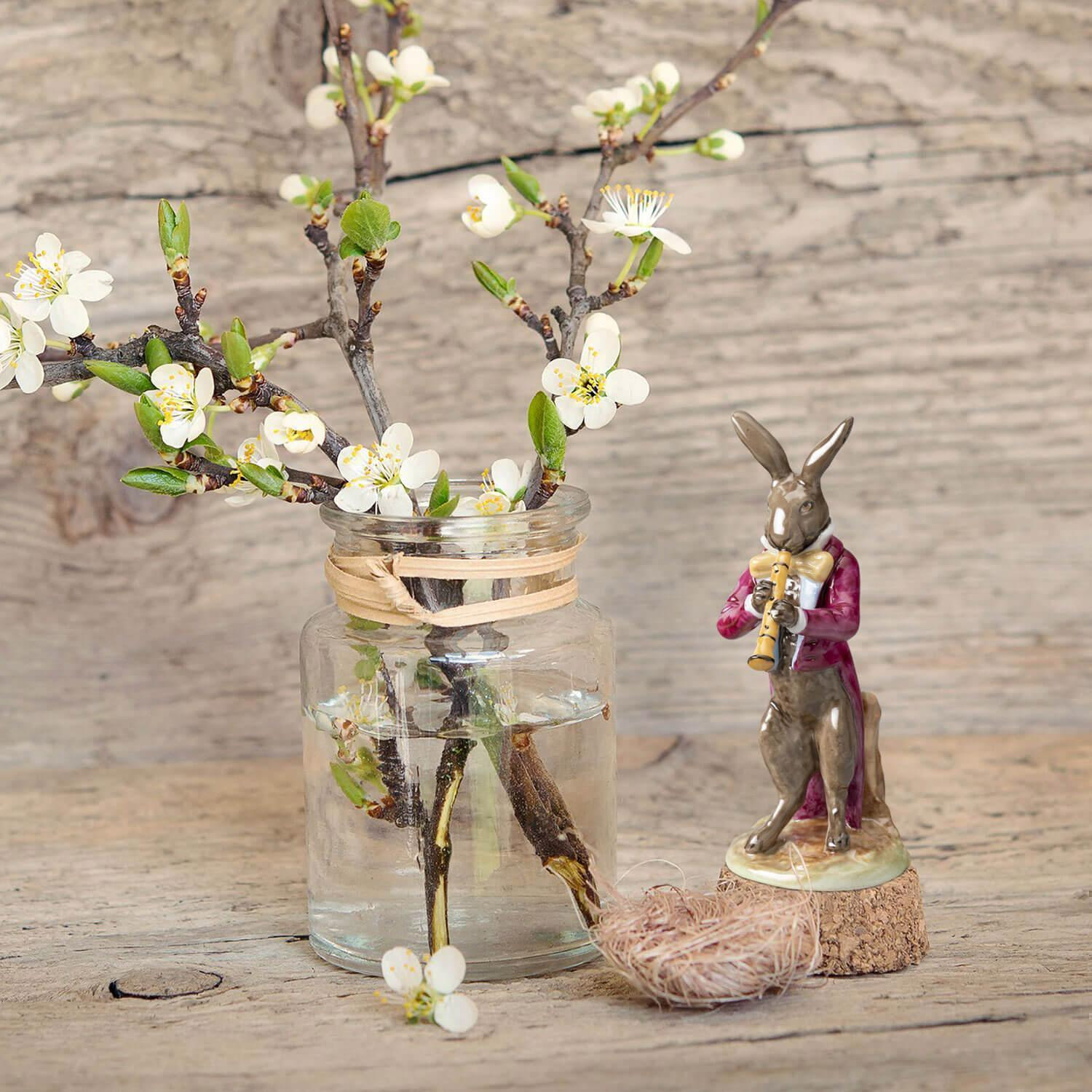 Porzellanfigur Hase mit Flöte Figur Hase mit Flöte aus Porzellan