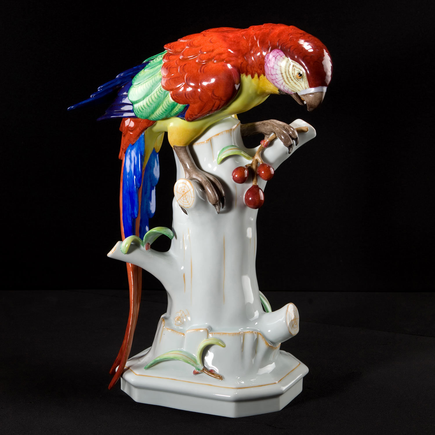 Figur Papagei aus Porzellan - die porzellanmanufakturen Porzellanfigur Papagei mit Kirschen