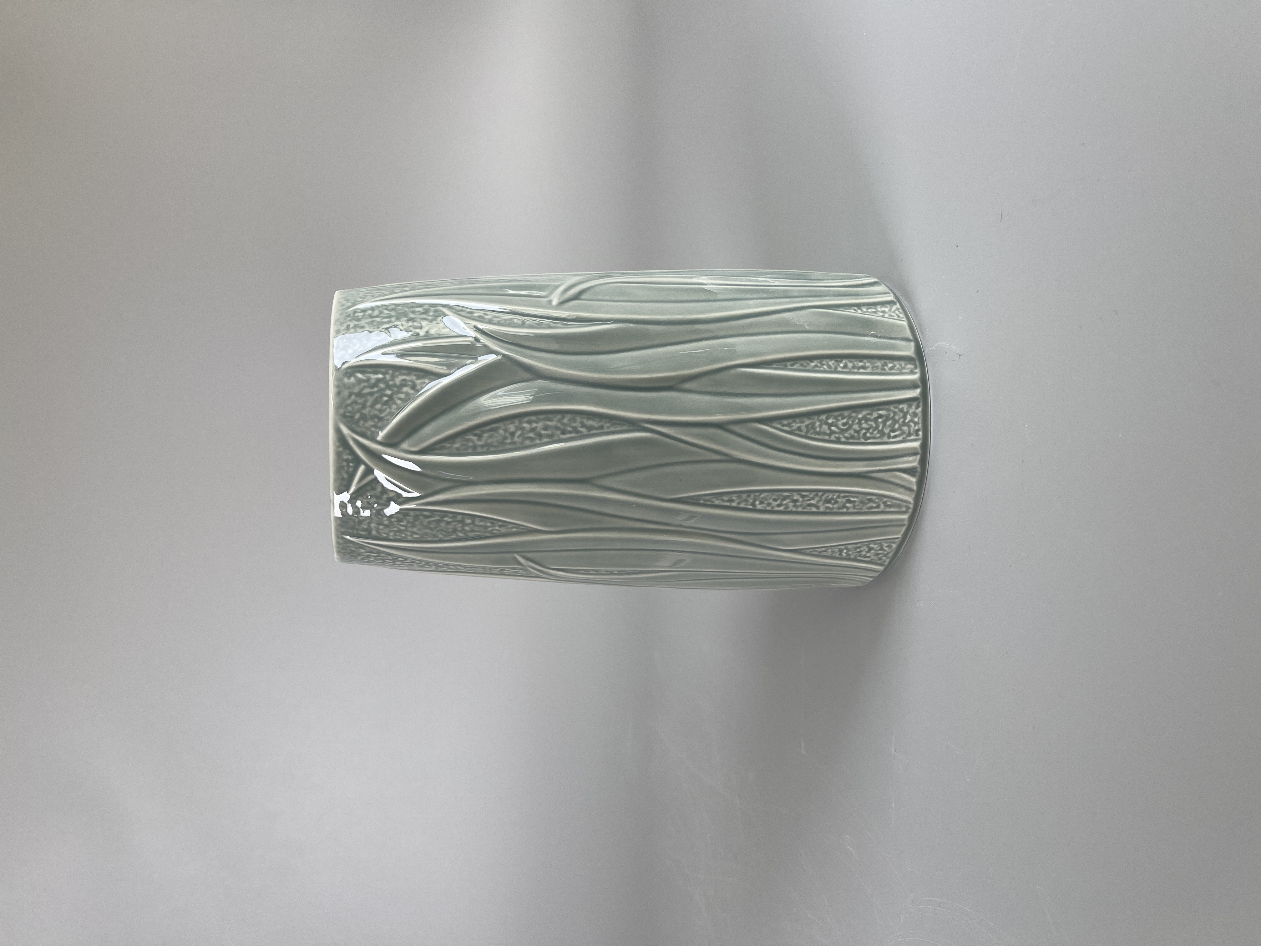 Grüne Vase Gramina von Königlich Tettau 19 cm